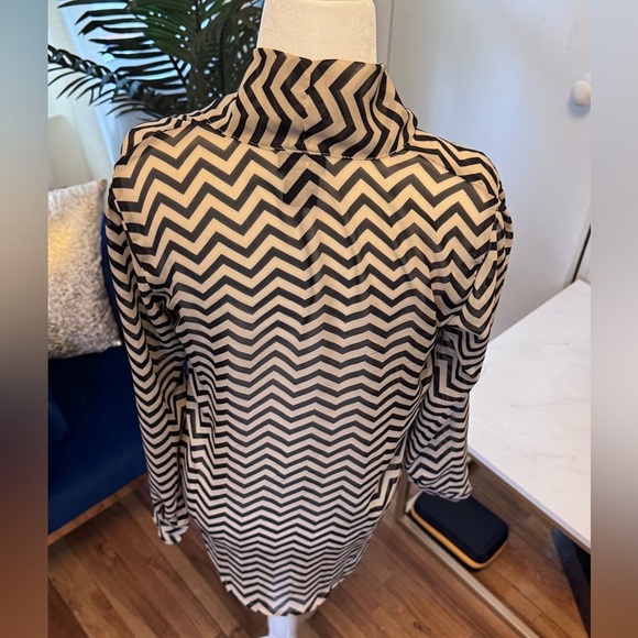 Chevron Patterned Lightweight Women's Top Camisole - Picture 6 of 15